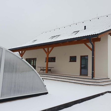 Holiday House Adam Prosecne Exteriér fotografie