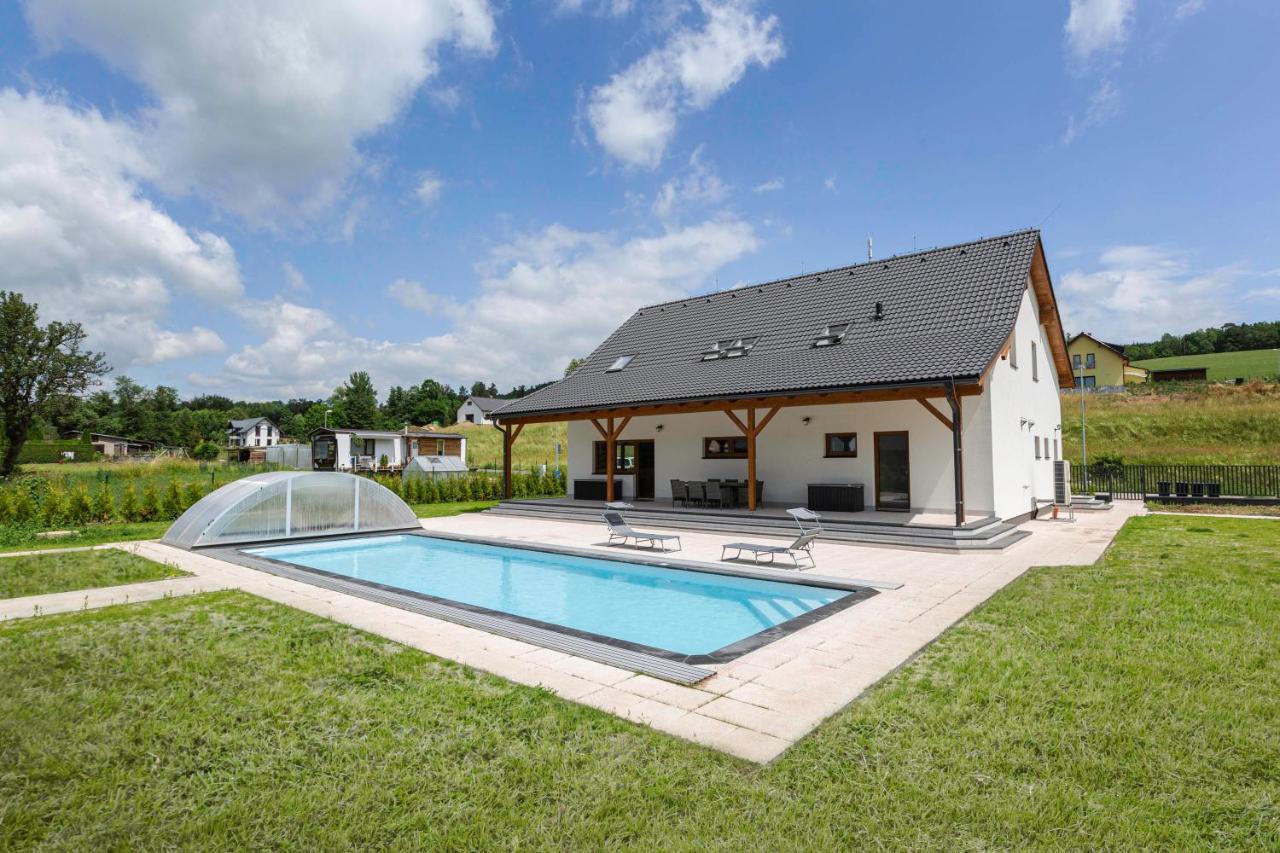 Holiday House Adam Prosecne Exteriér fotografie